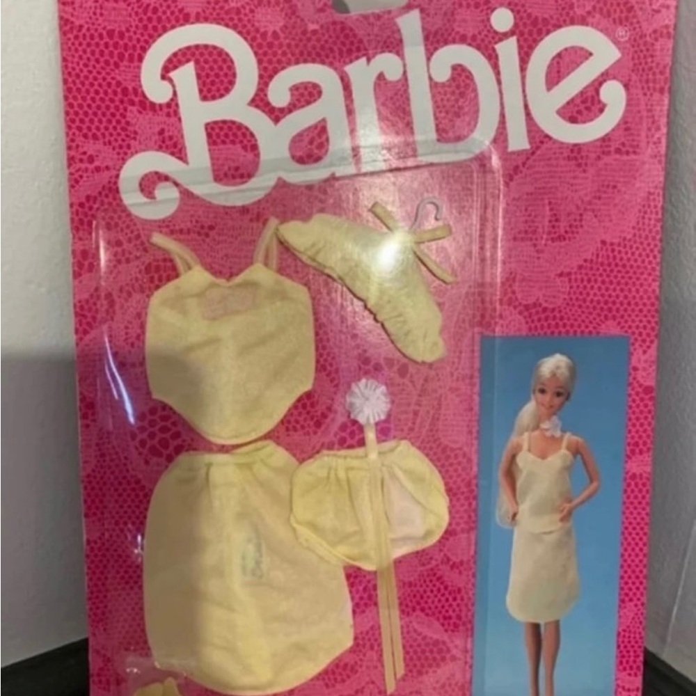 Vintage 1986 Barbie Fancy Frills Lingerie #3183 NEW Yellow Lingerie‎ Nightie